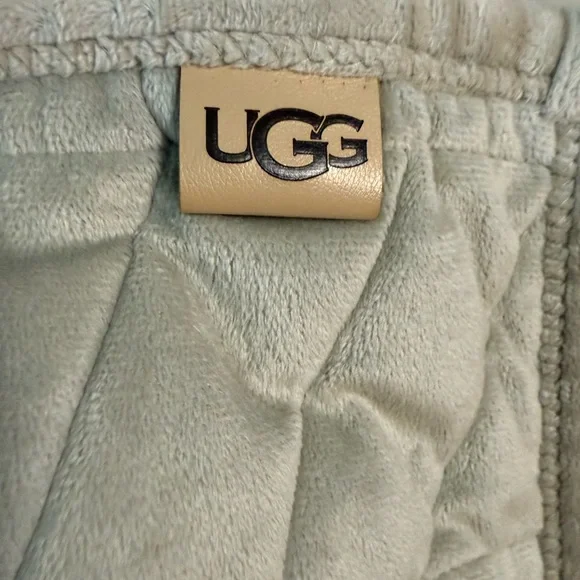 UGG Coco Full/Queen Quilted Comforter Set in Beige Cream - Picture 10 of 10